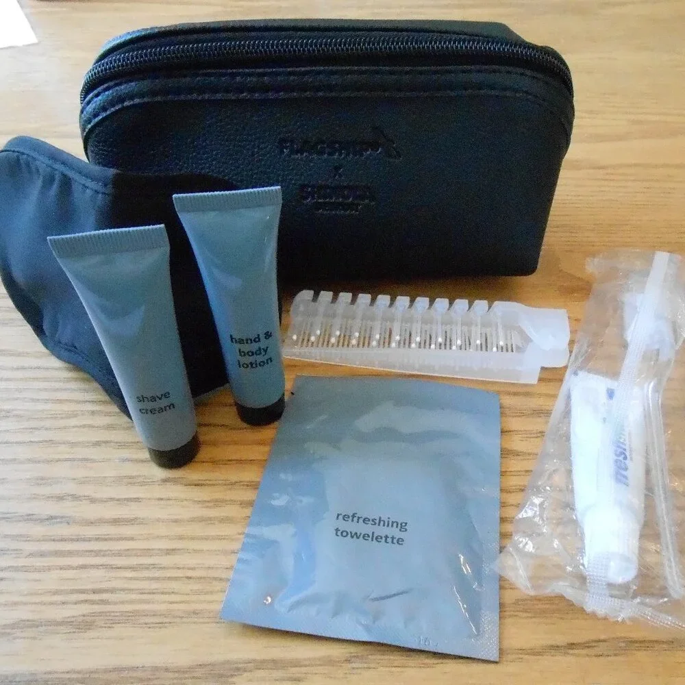 American Airlines Flagship Pebbled Black PU Leather Zippered Amenity/Wash Case